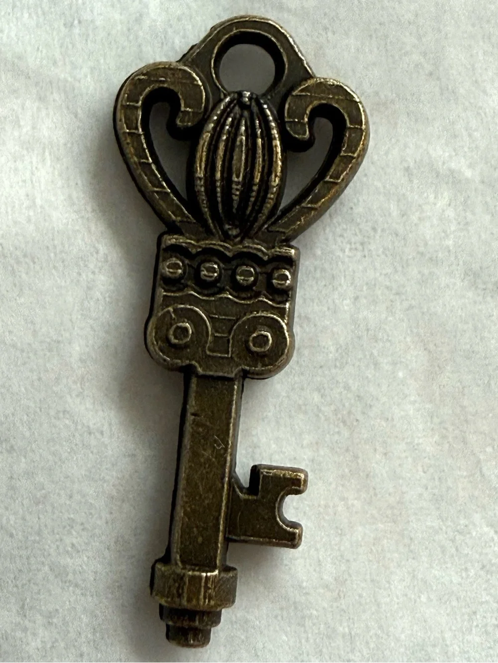 Antique-Style Gold Key Pendant Necklace Charm